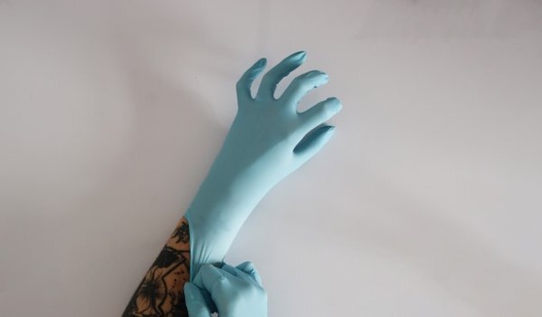 AD&#x20;GLOVES3&#x20;600&#x20;350&#x20;85&#x20;c1
